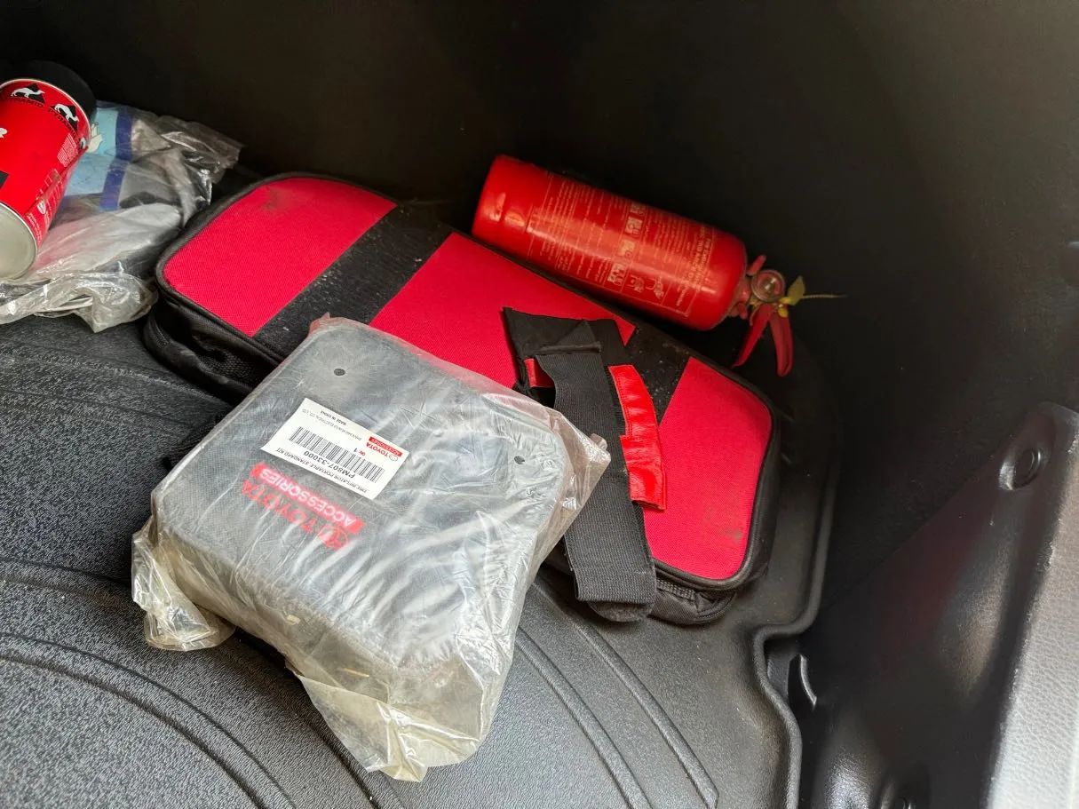 Car image 20