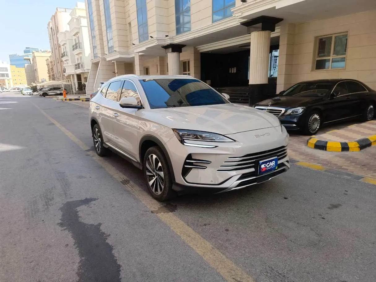 Car image 3