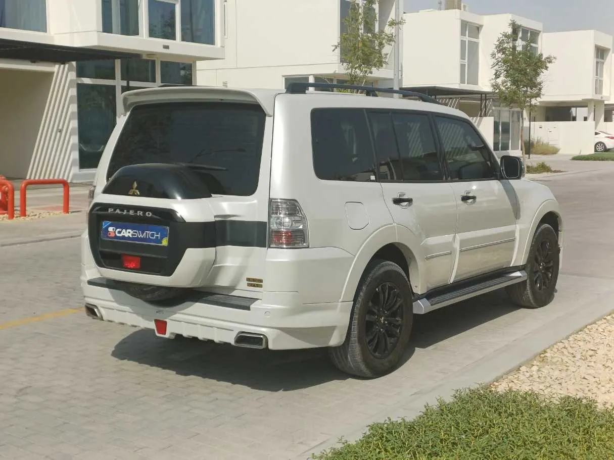 Car image 5