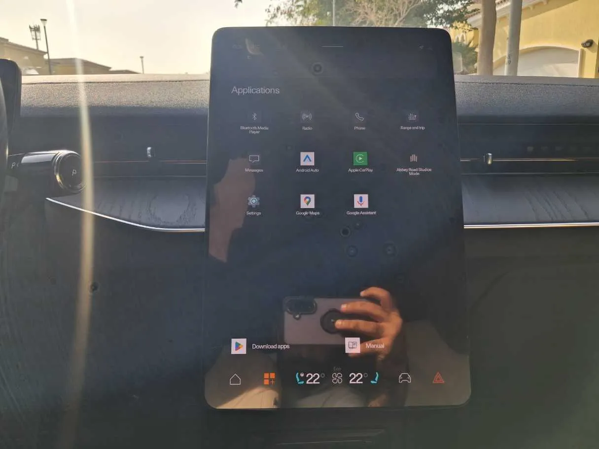 Car image 16