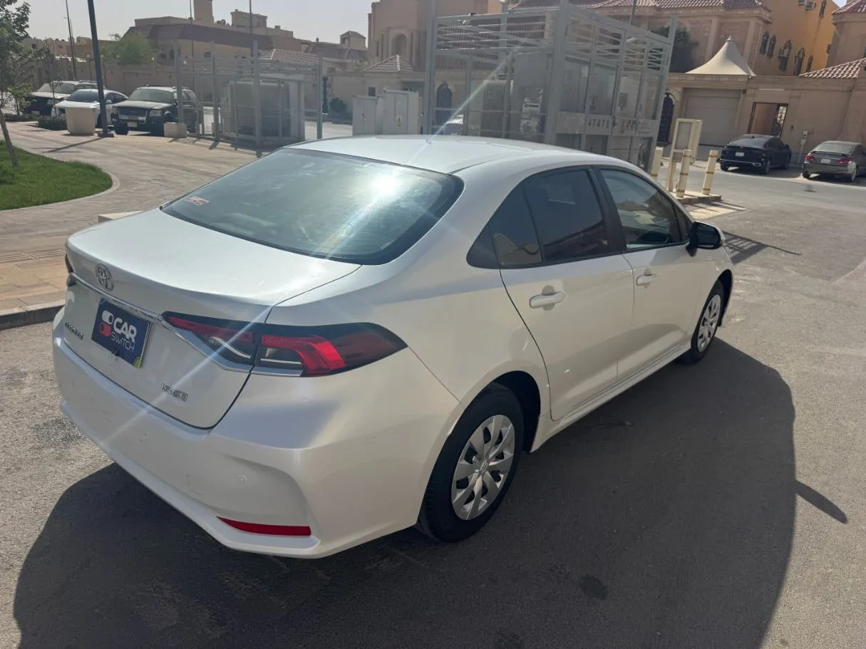 Car image 5