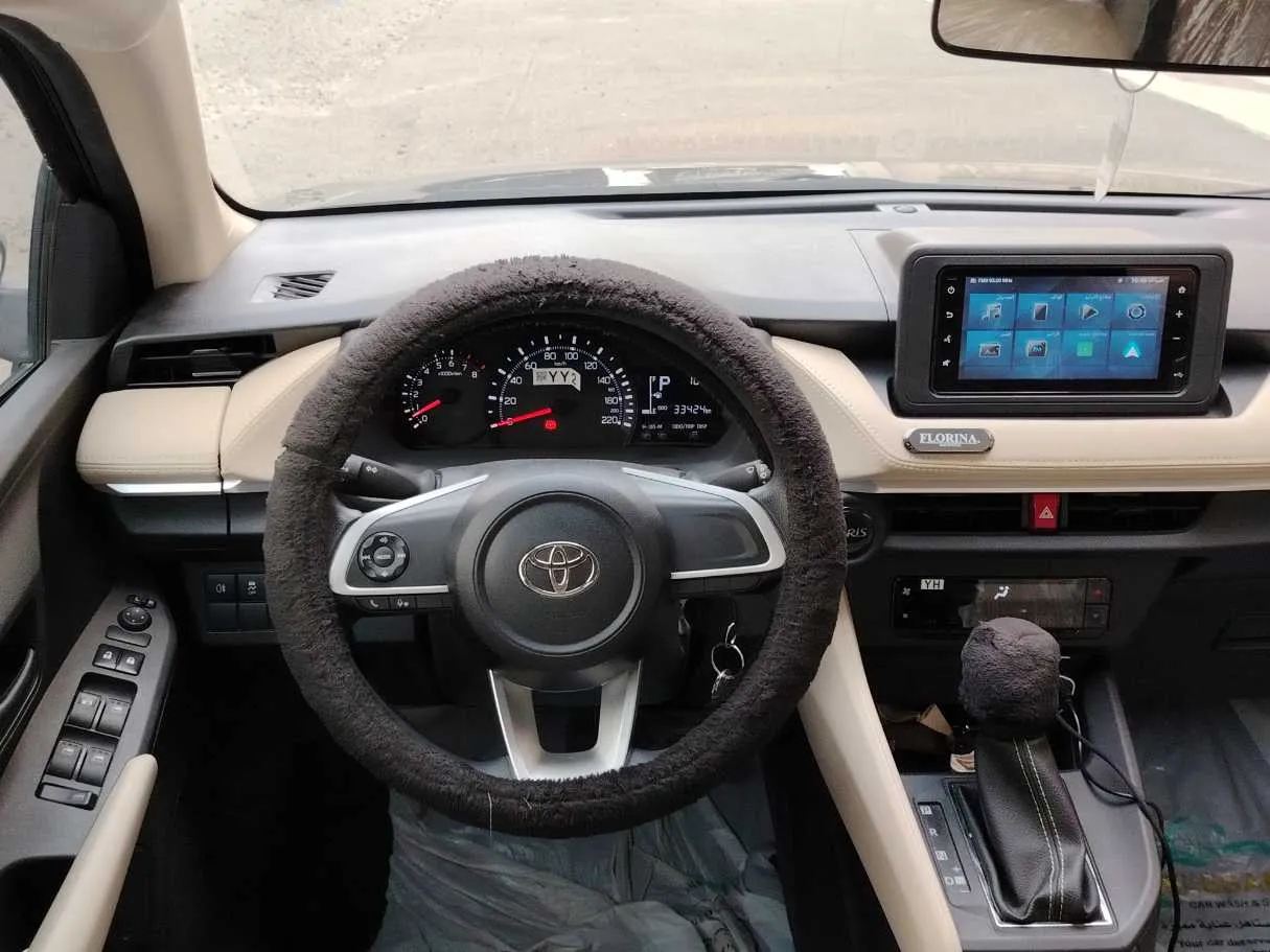 Car image 22