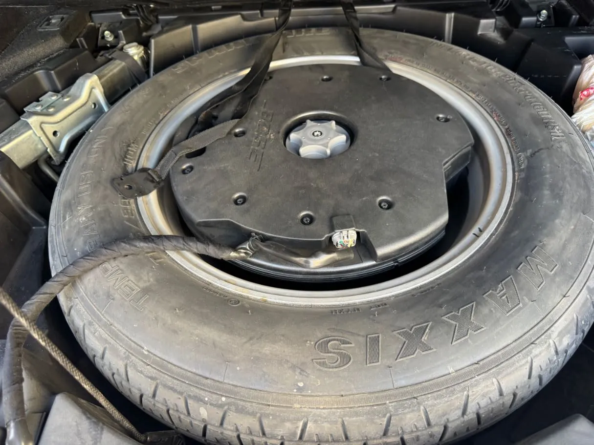 Car image 21