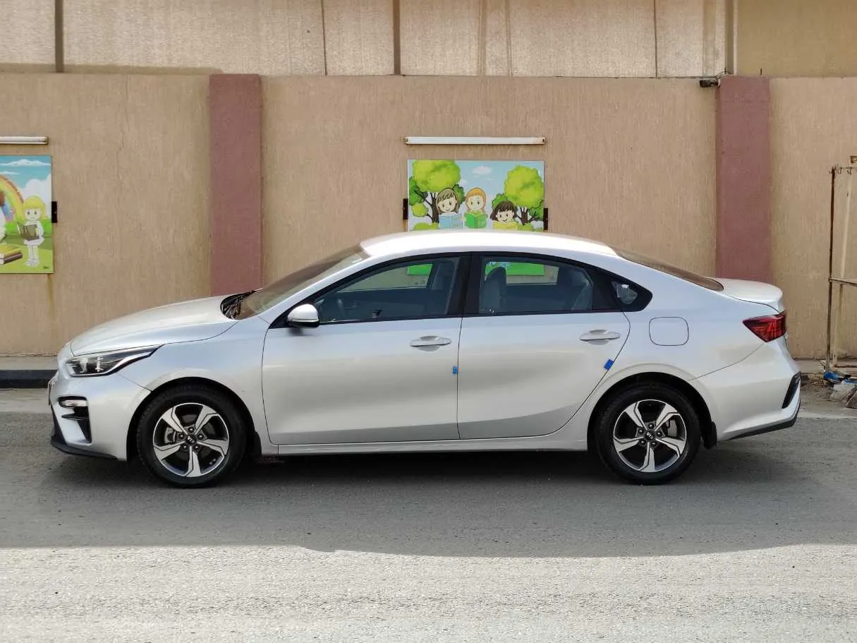 Car image 8