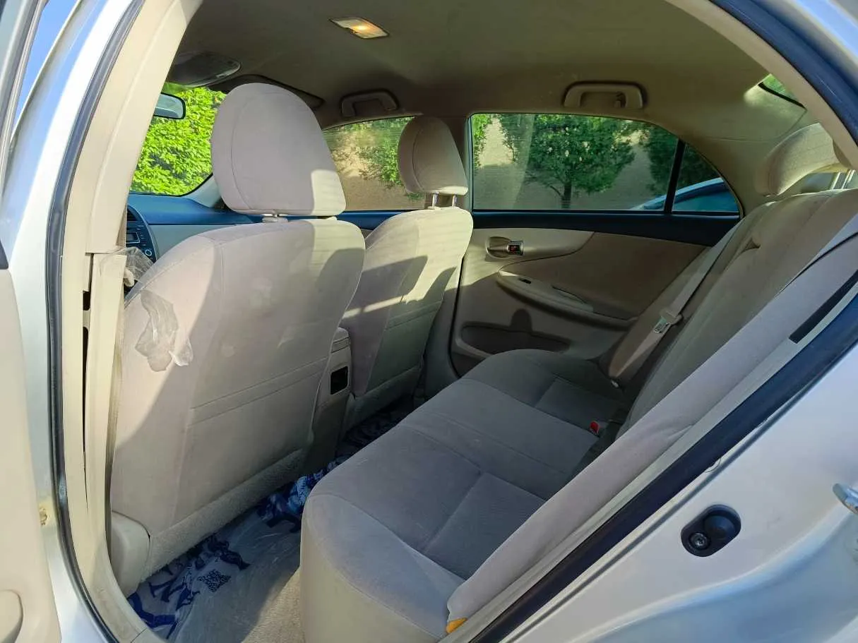 Car image 23