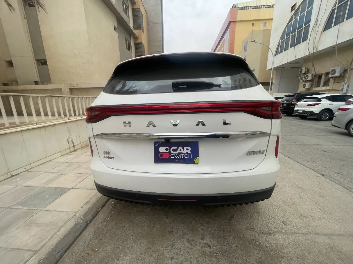 Car image 6