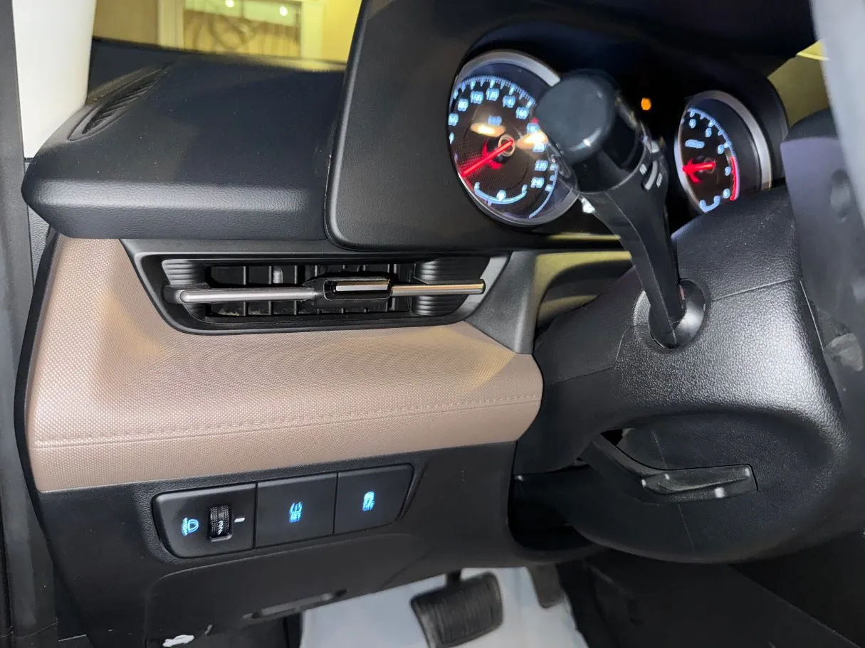 Car image 22