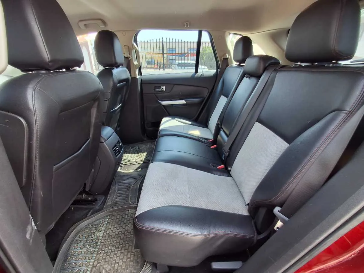 Car image 13