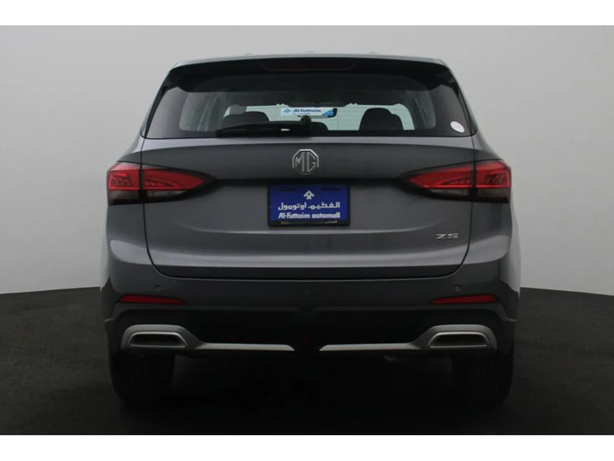 Car image 12
