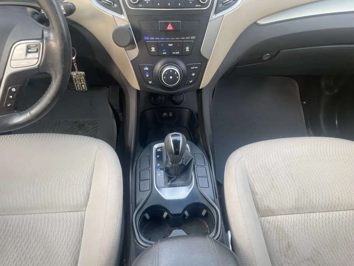 Car image 19