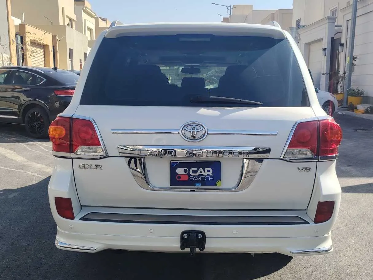 Car image 6