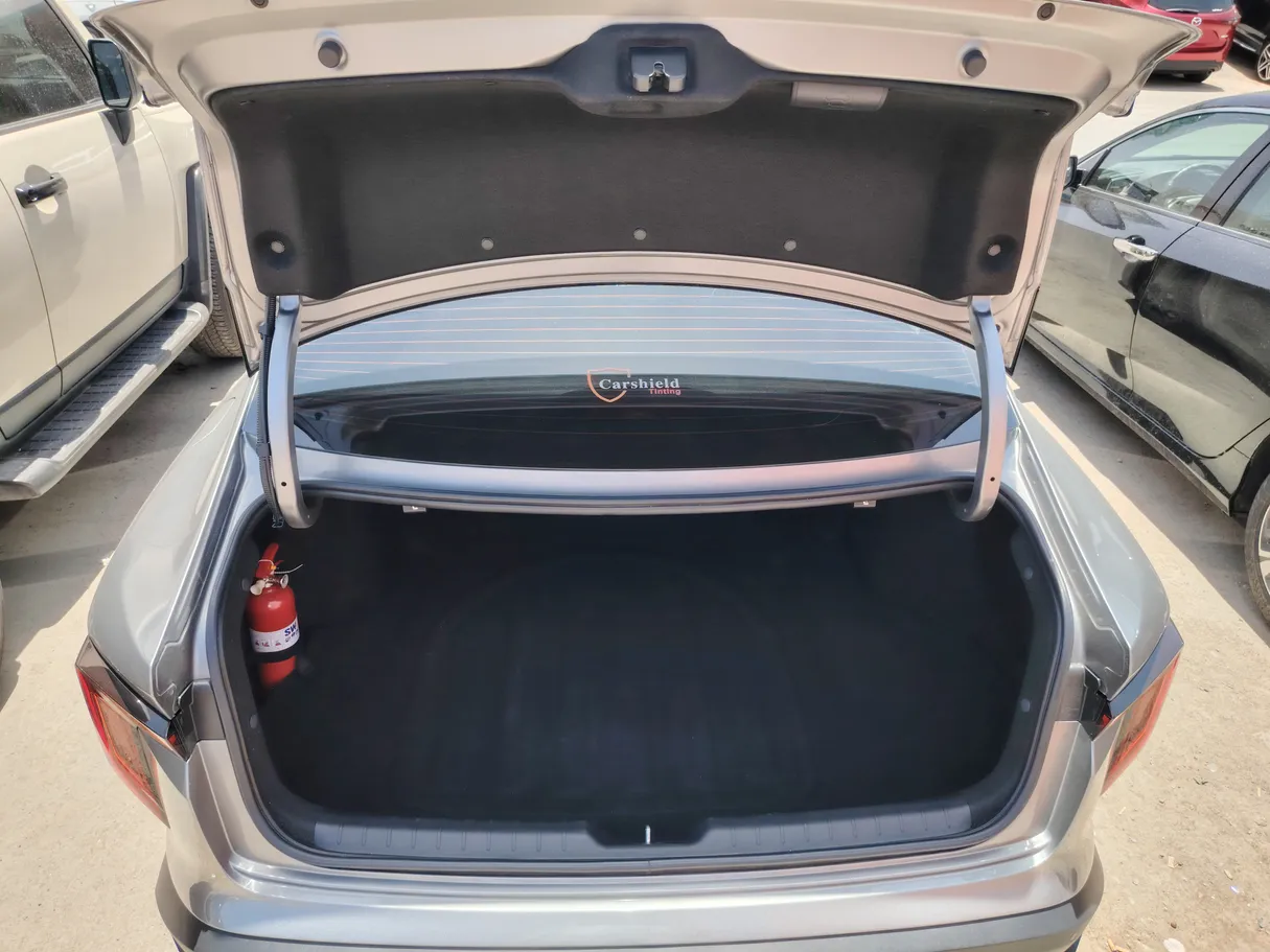 Car image 27