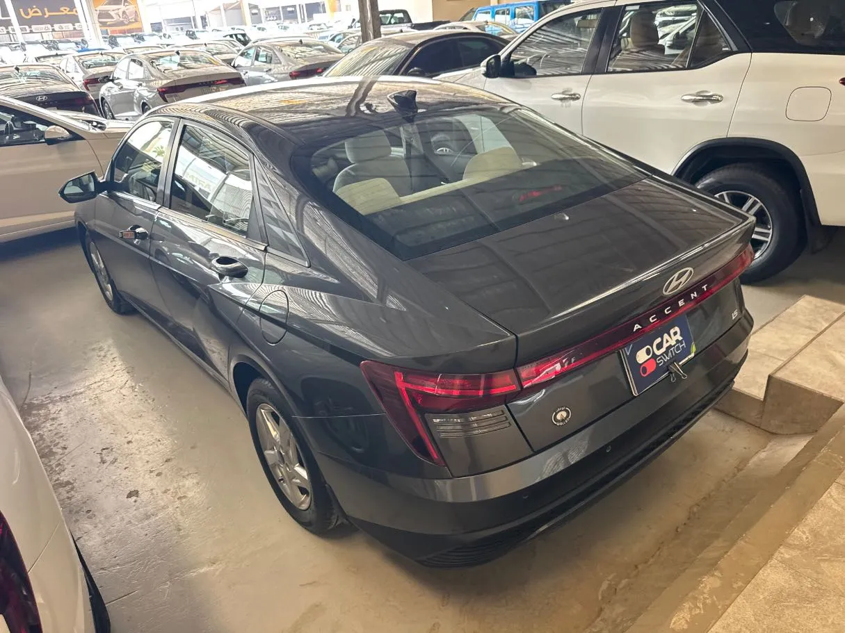 Car image 6