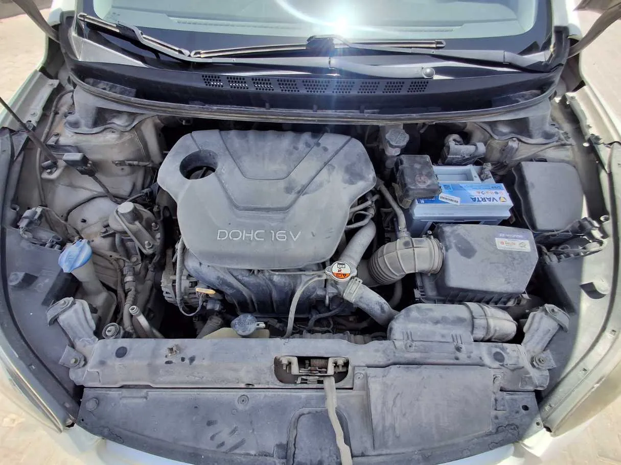 Car image 19
