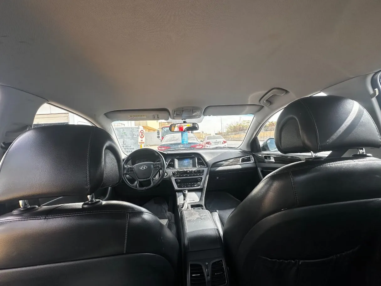 Car image 15