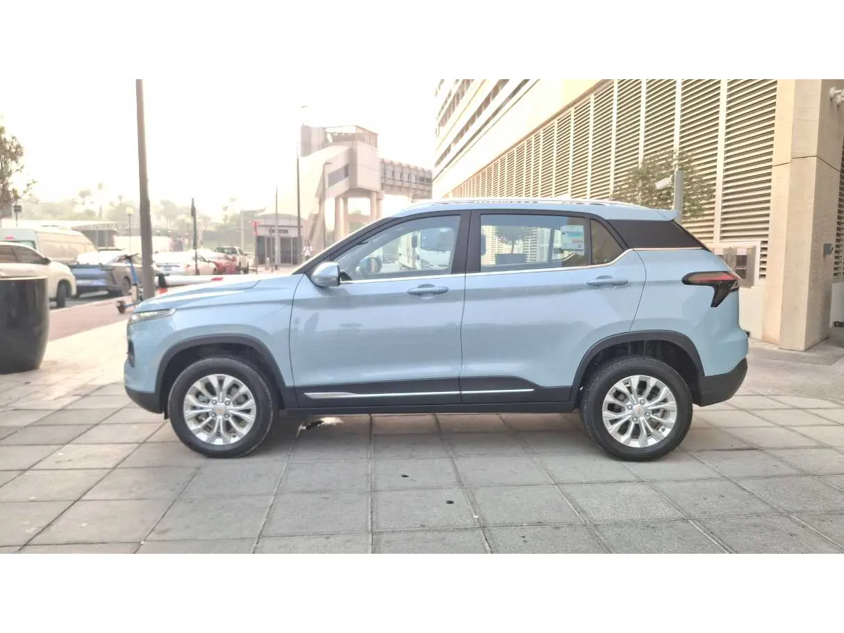 Car image 8