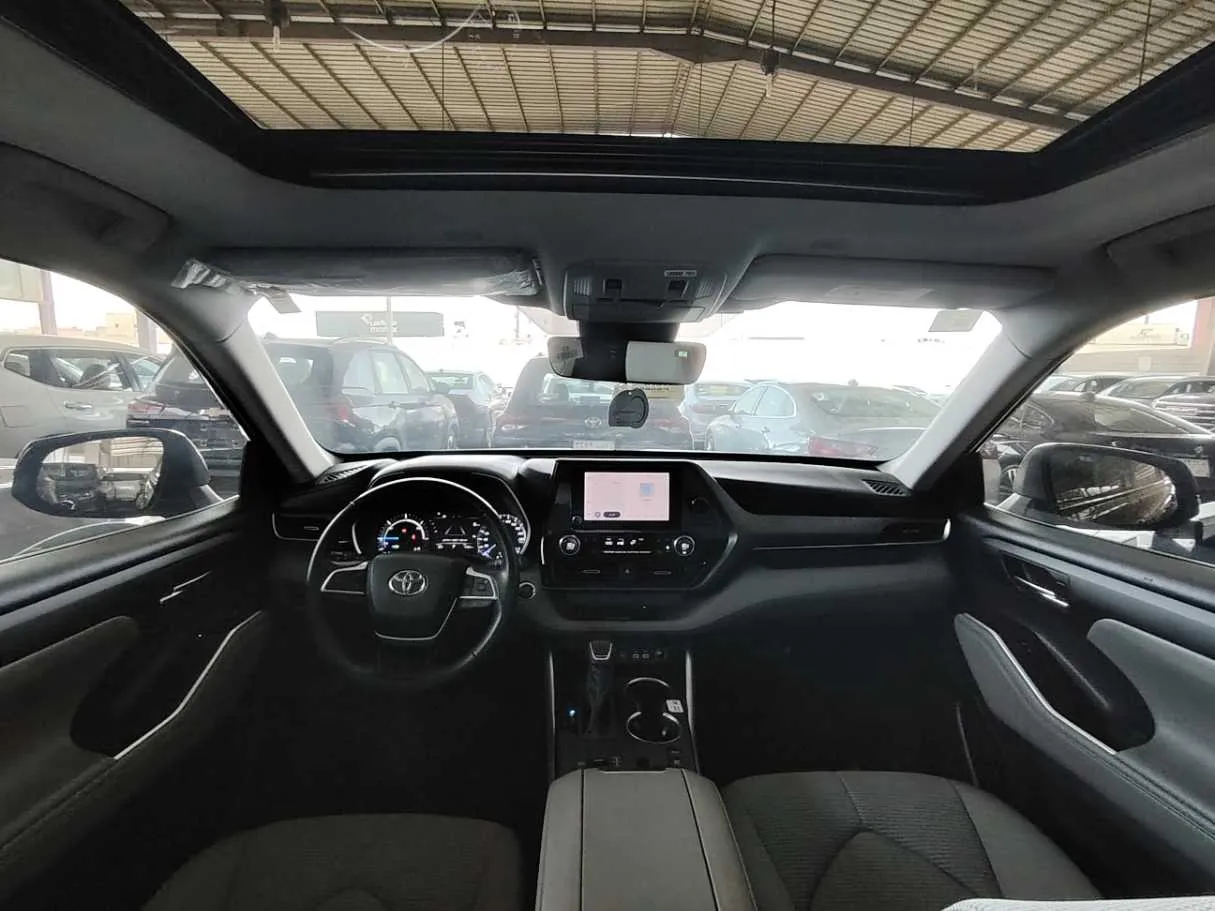 Car image 20
