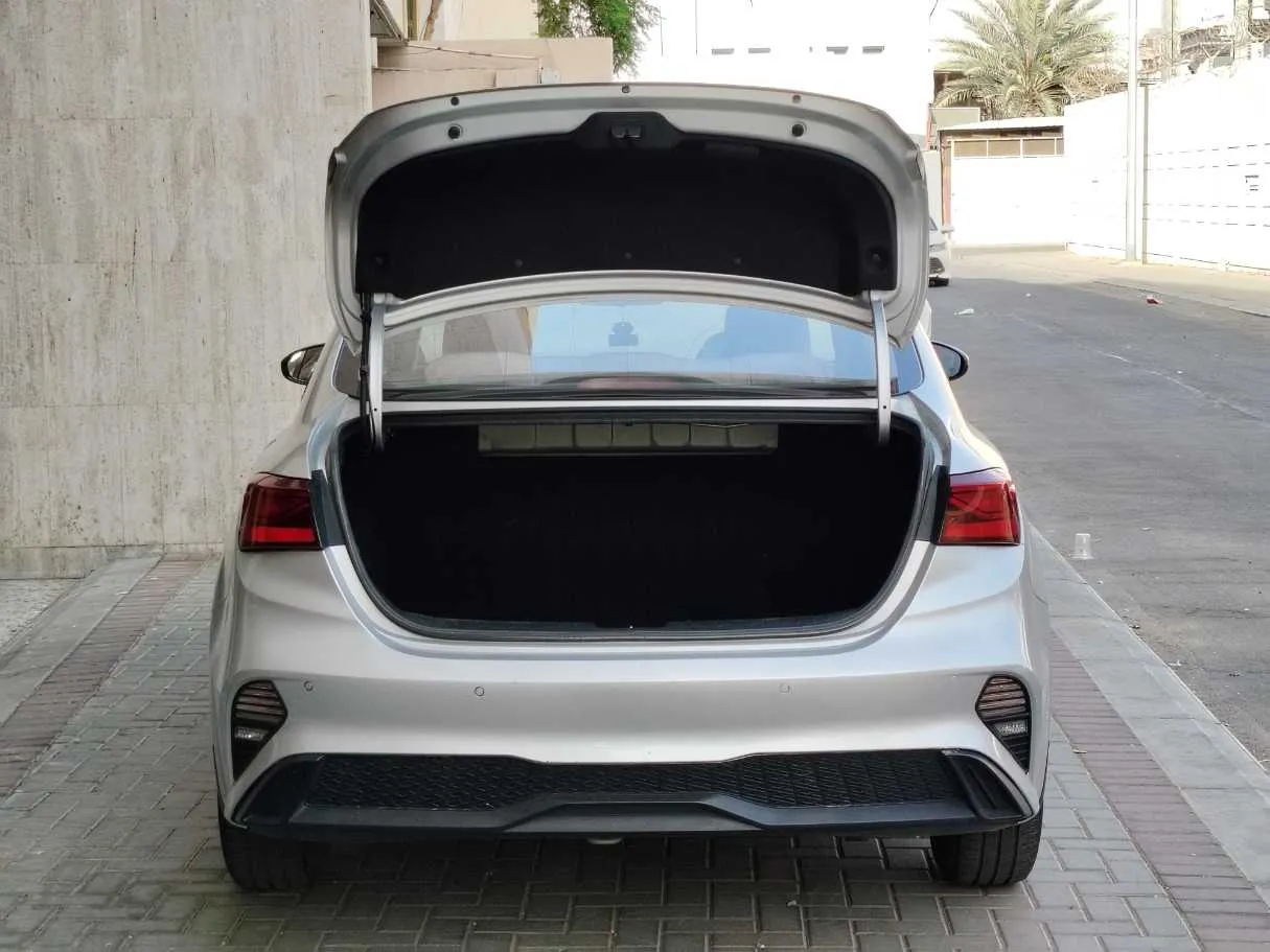 Car image 25