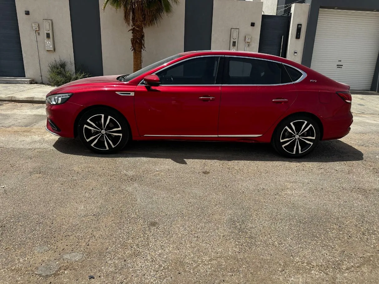 Car image 8