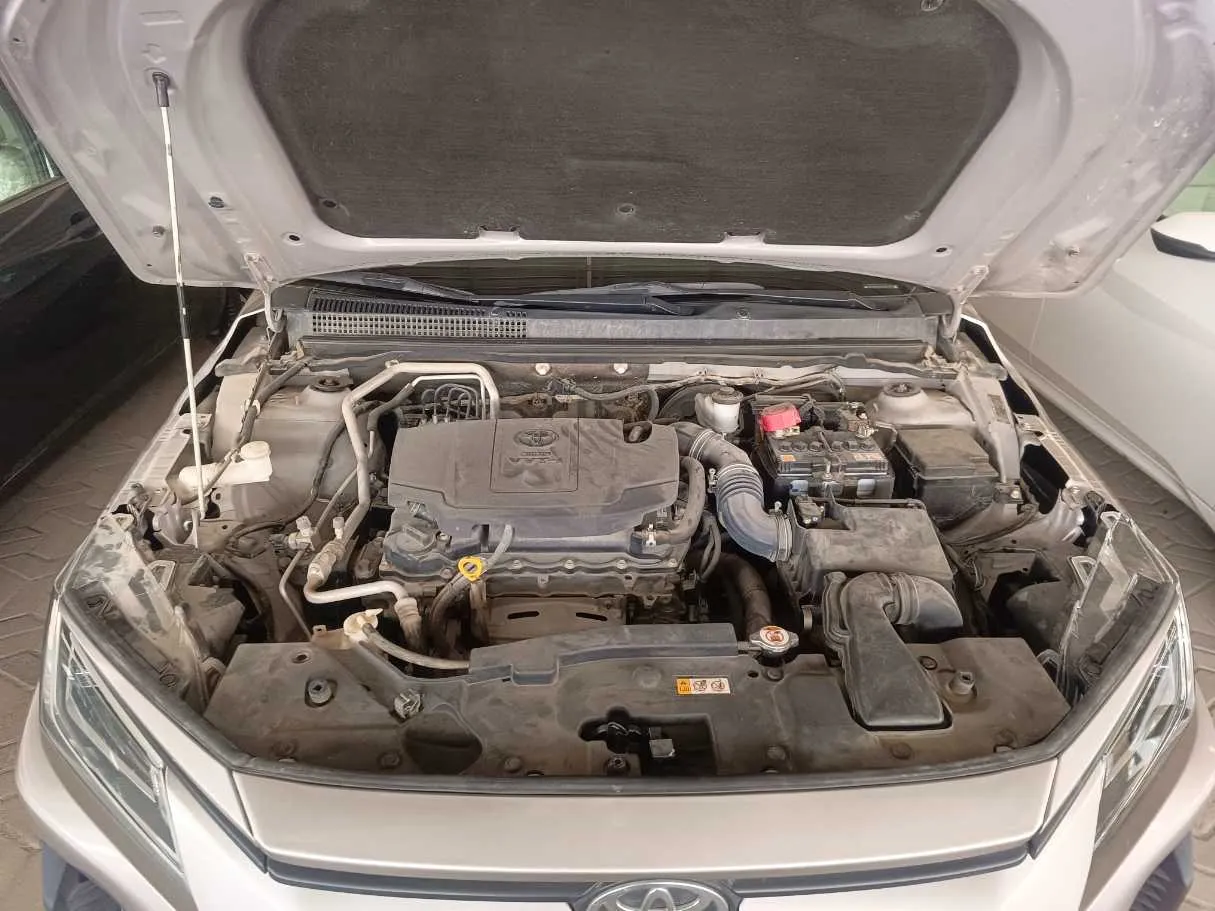 Car image 24