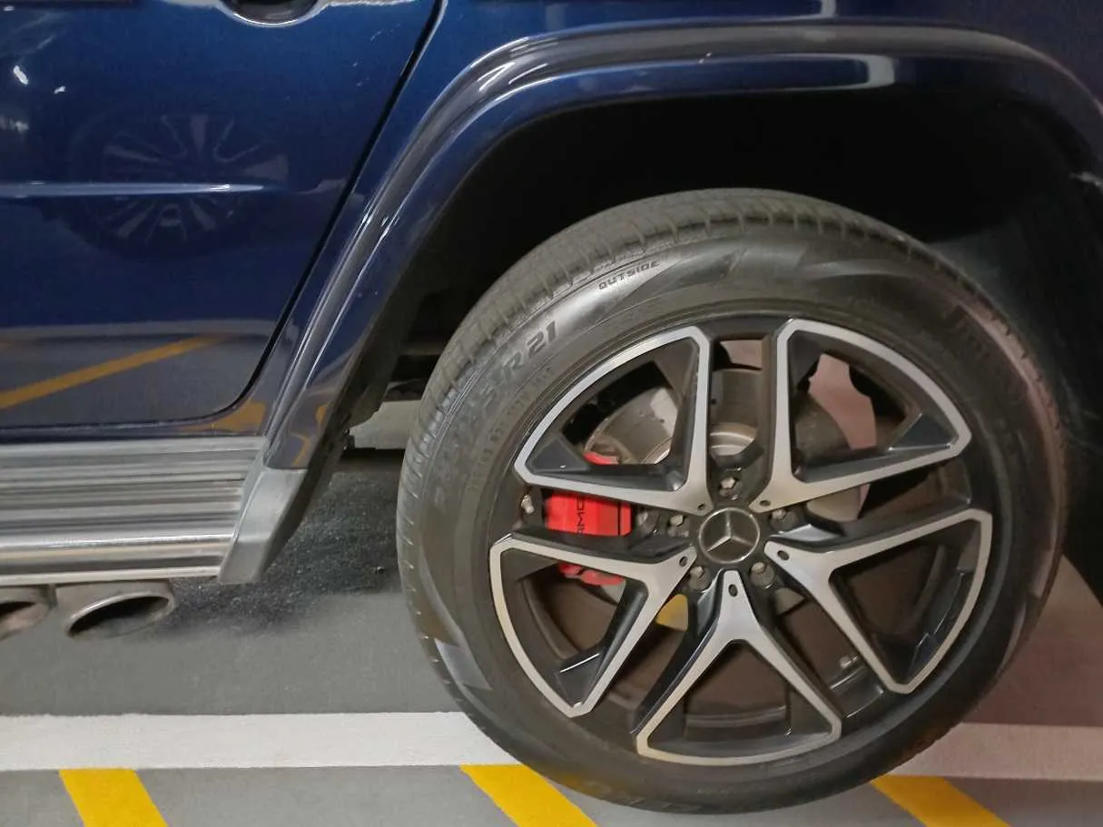 Car image 8