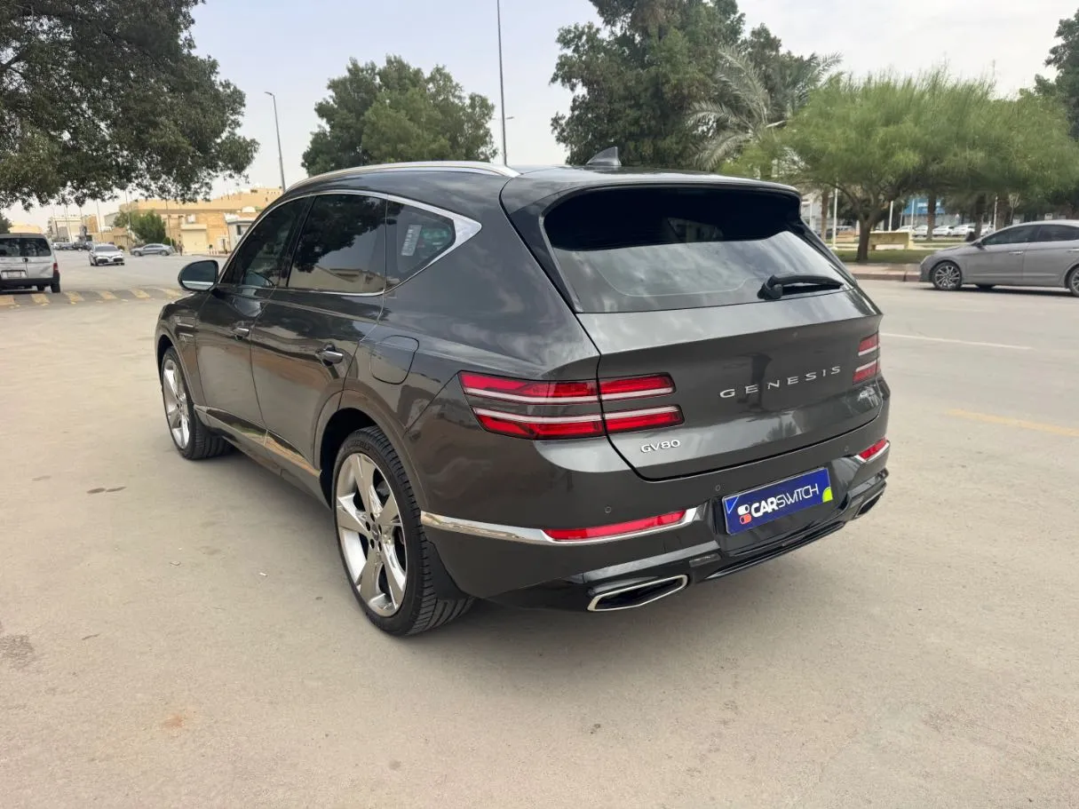 Car image 7