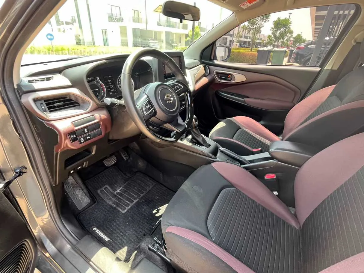 Car image 11