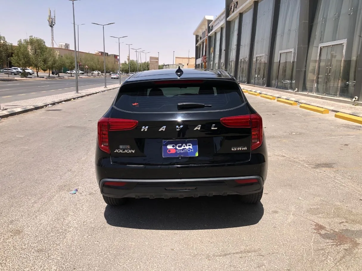 Car image 6
