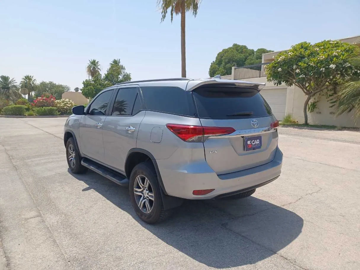 Car image 7