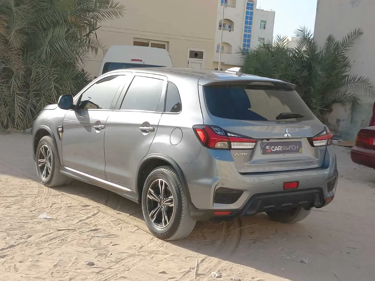Car image 7