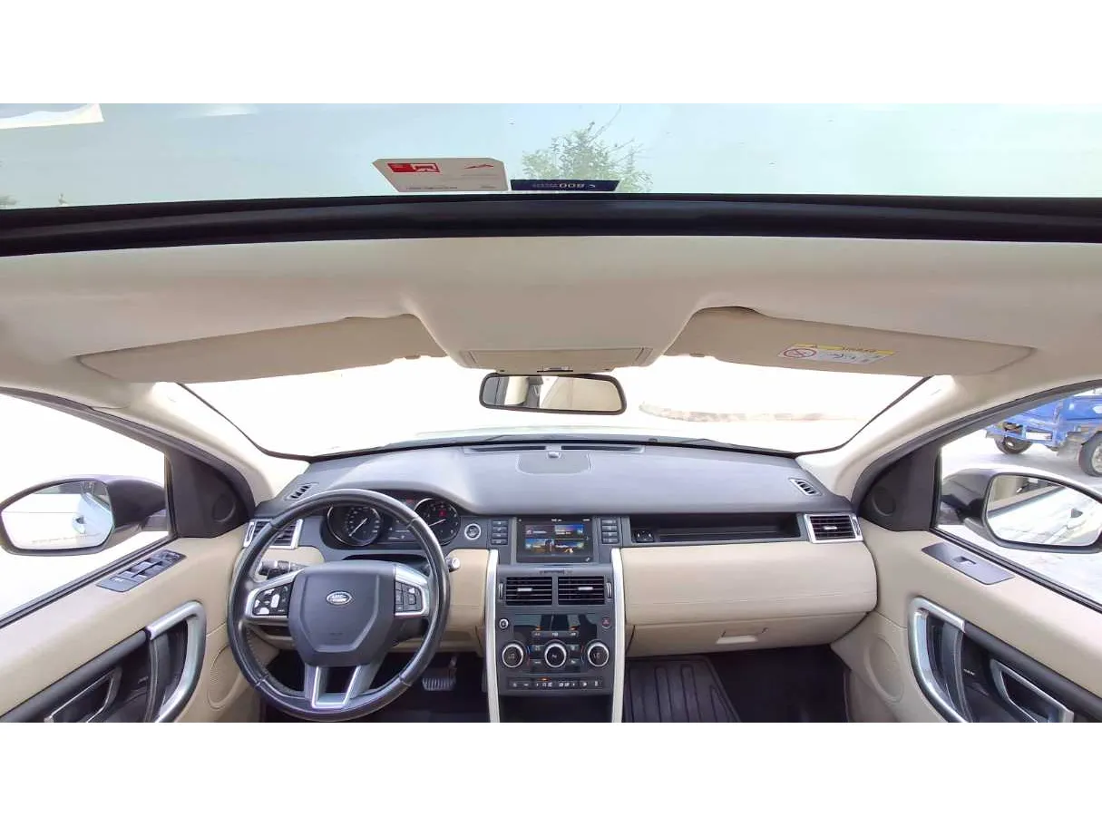 Car image 16
