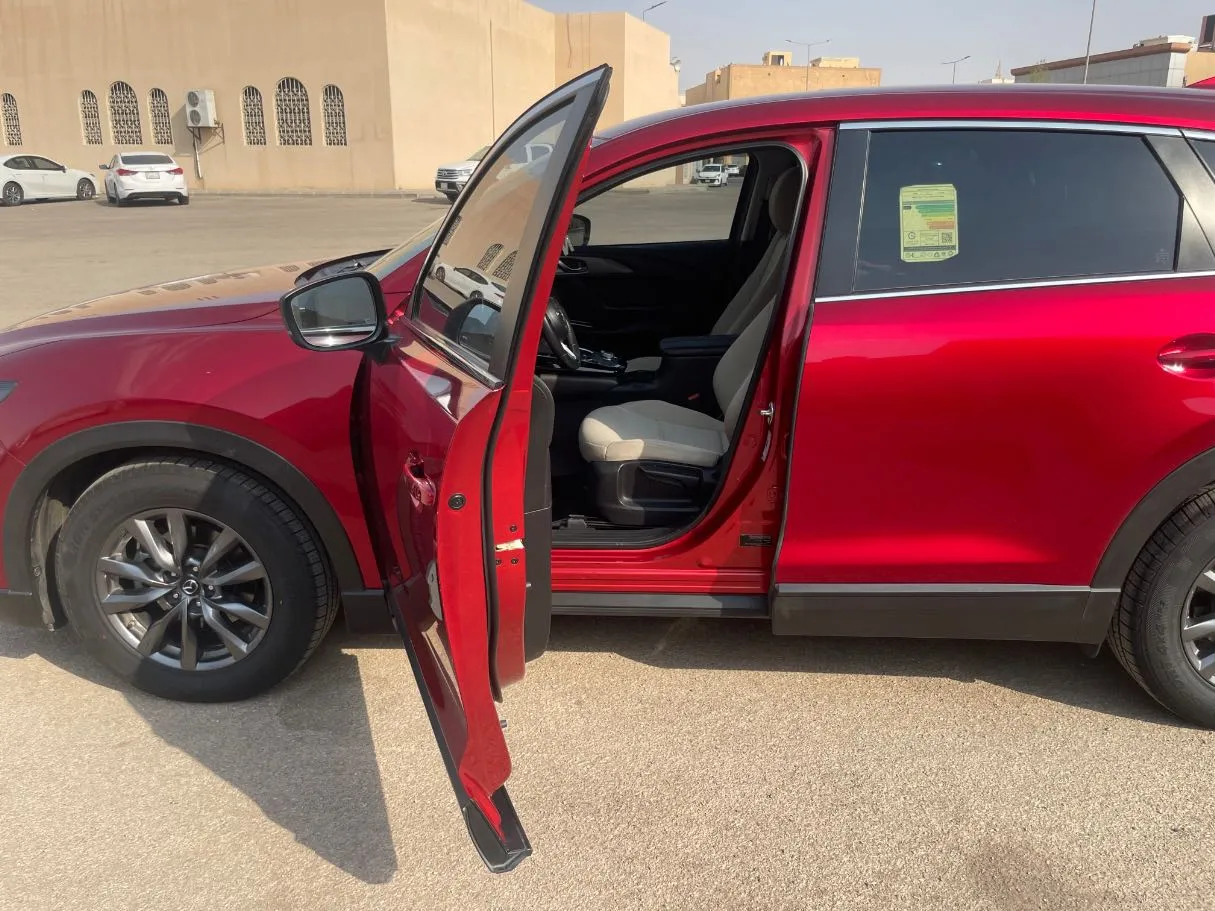 Car image 13