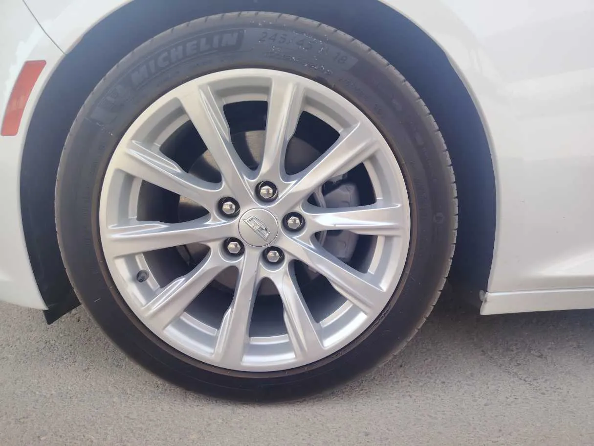 Car image 9