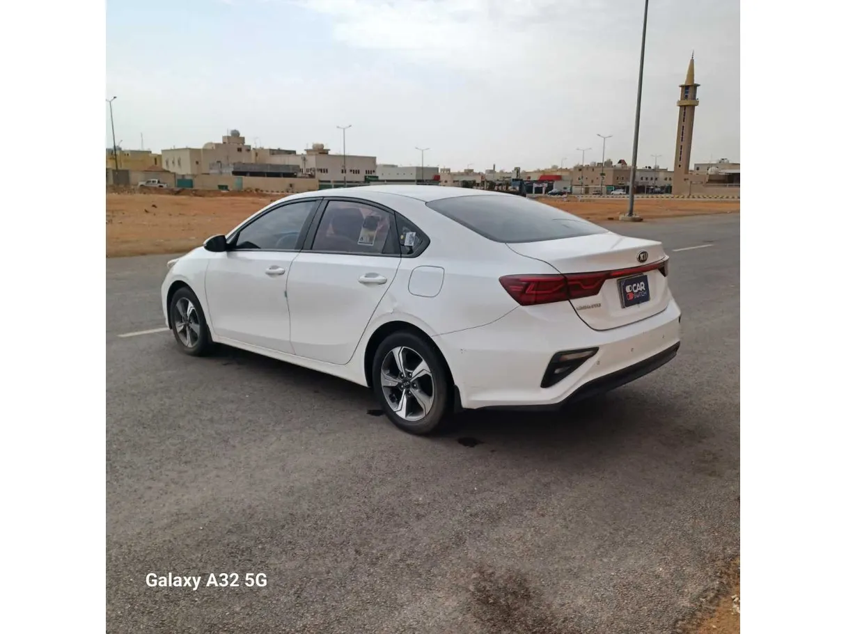Car image 7