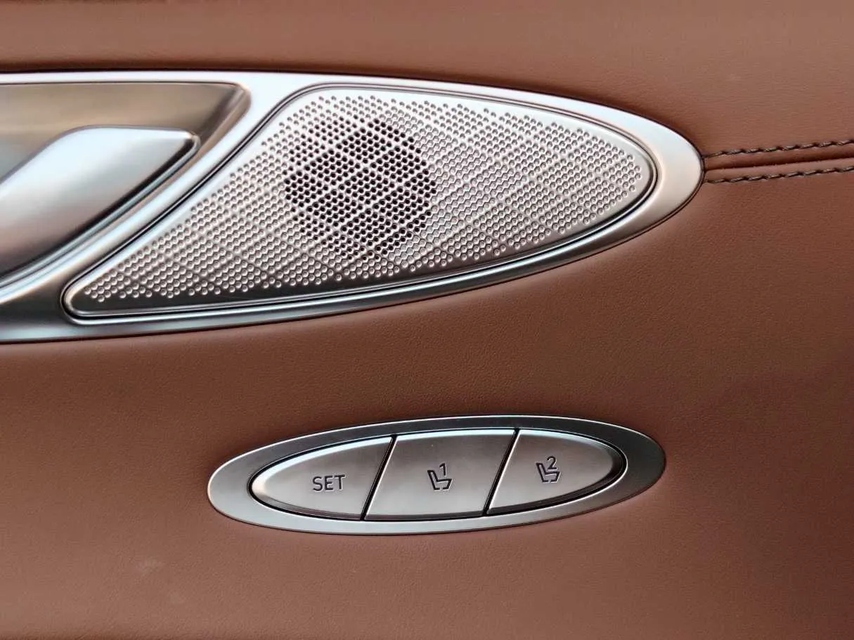 Car image 35