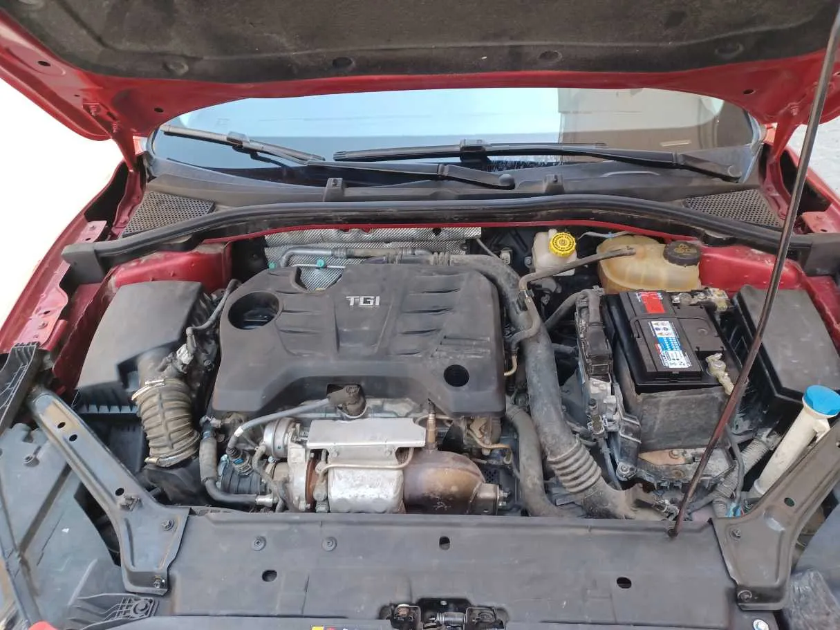 Car image 25