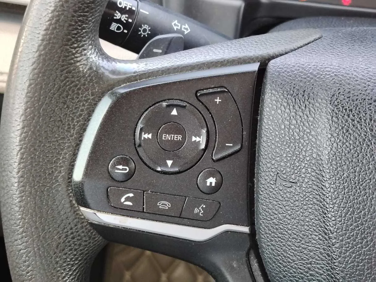 Car image 25