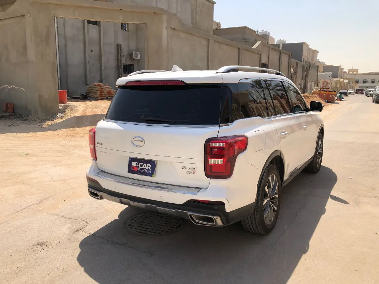 Car image 5