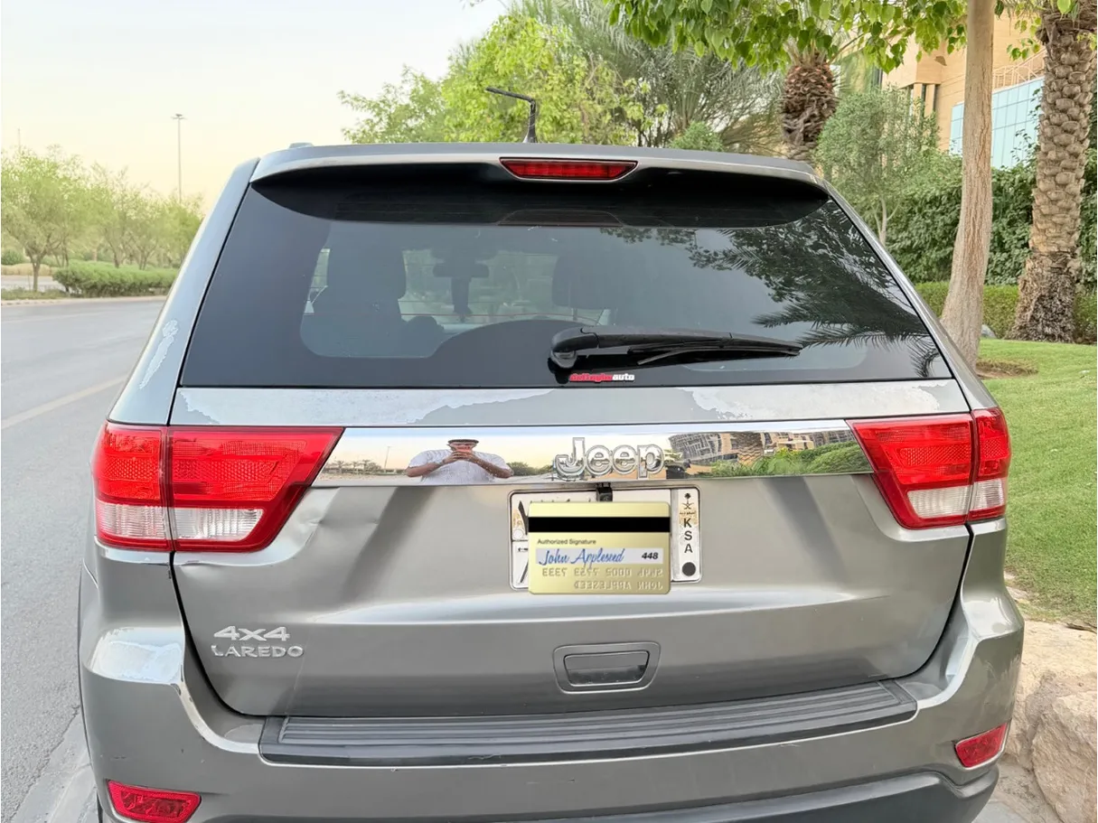 Car image 8