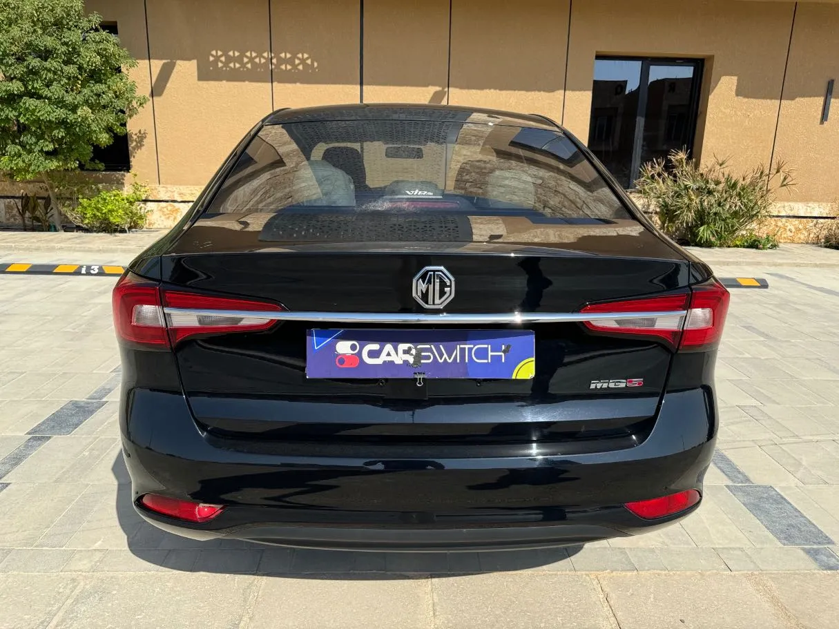 Car image 6