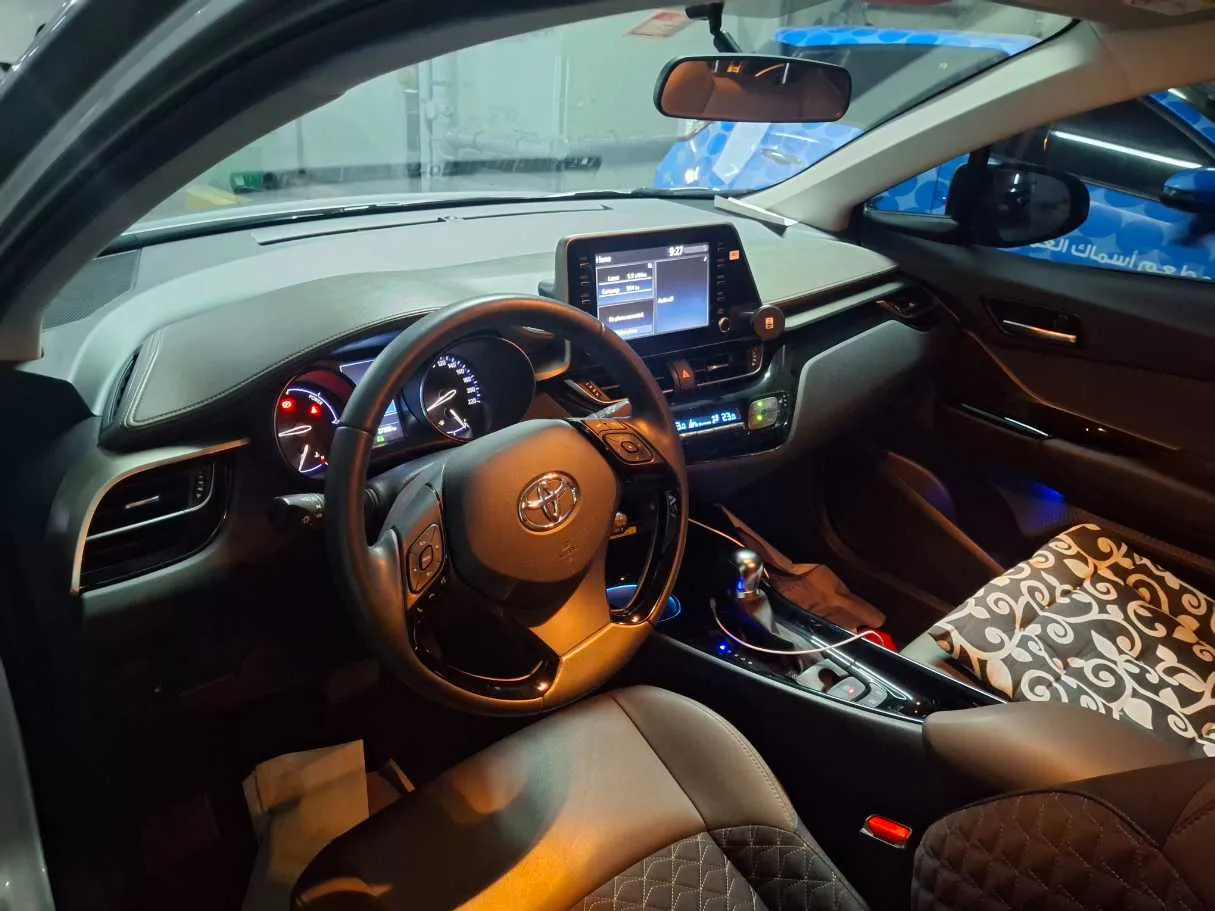 Car image 11