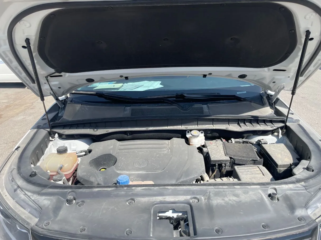 Car image 26