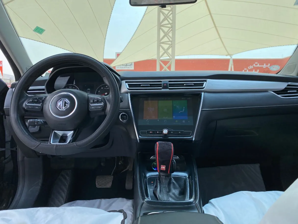 Car image 15