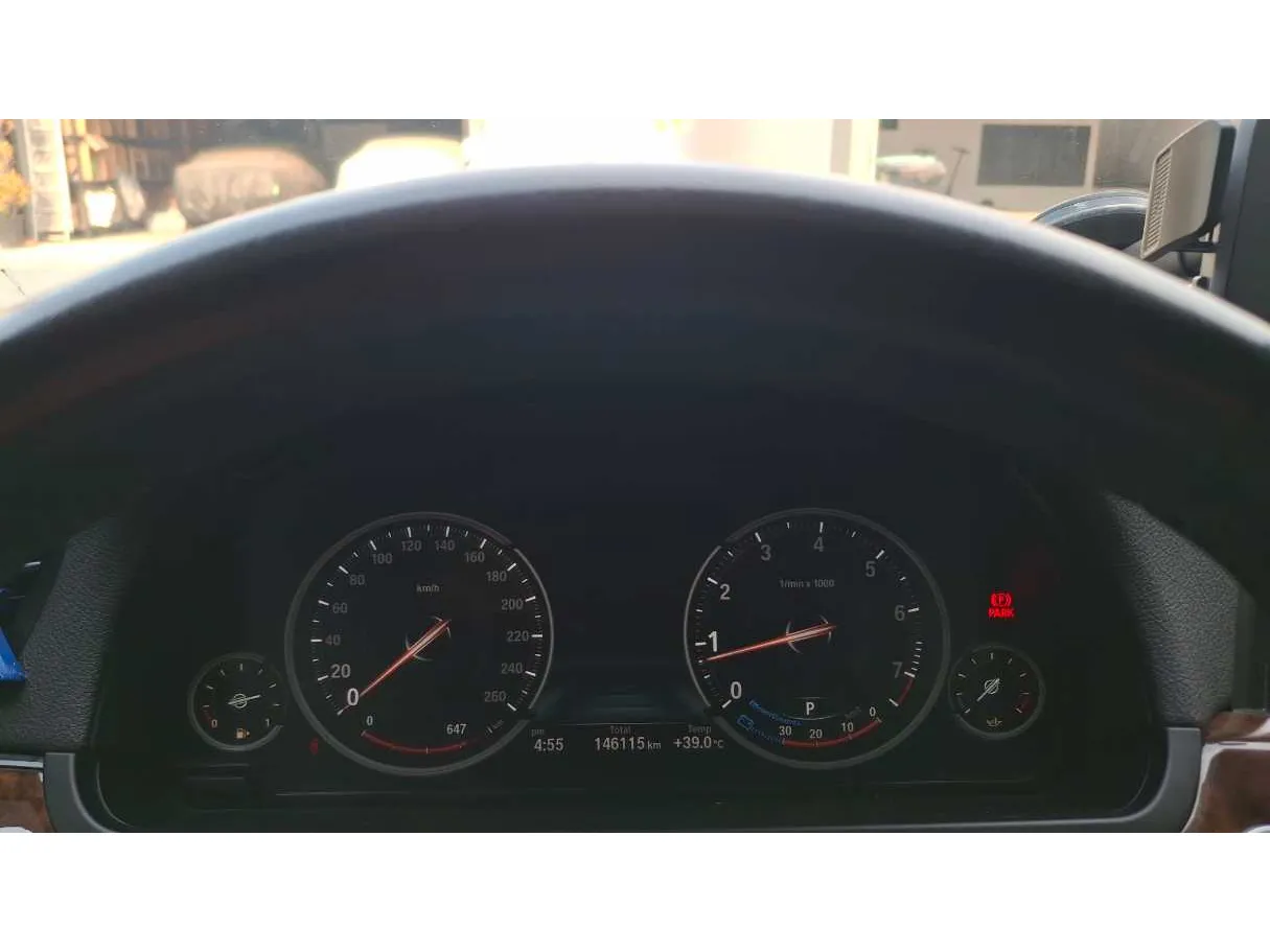 Car image 21