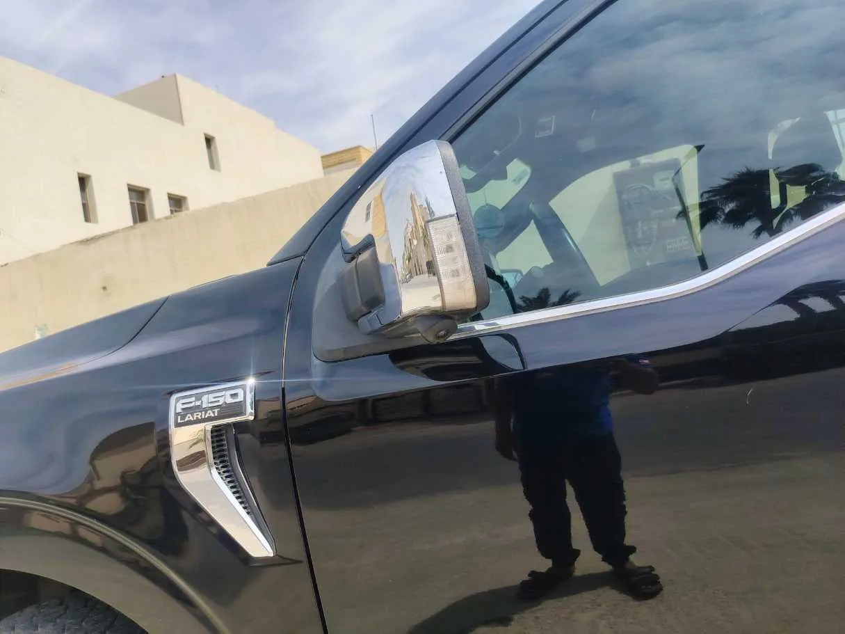 Car image 27