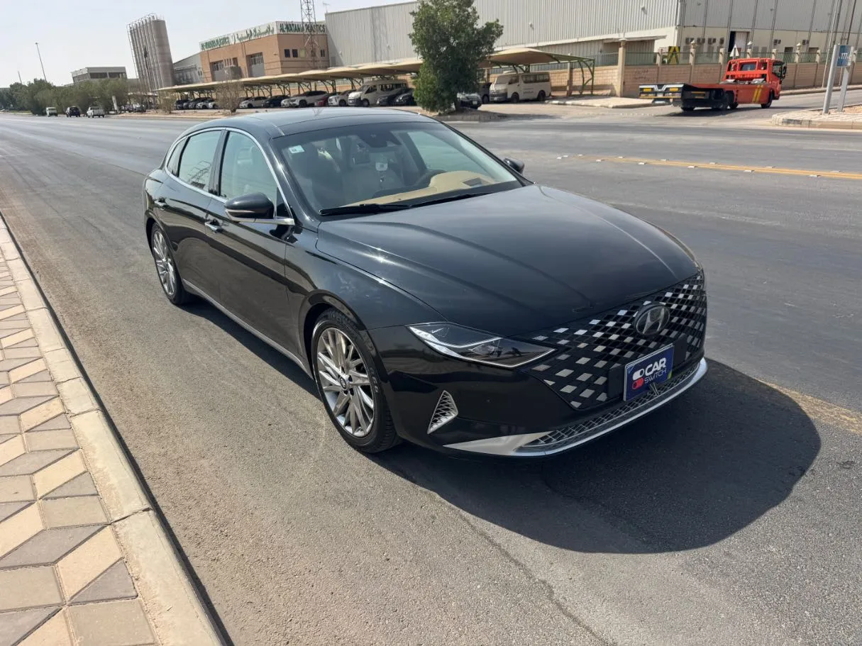 Car image 3