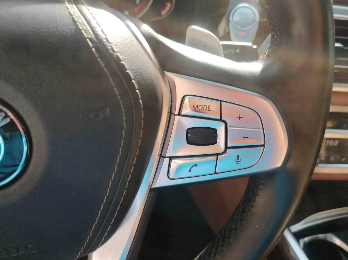 Car image 44