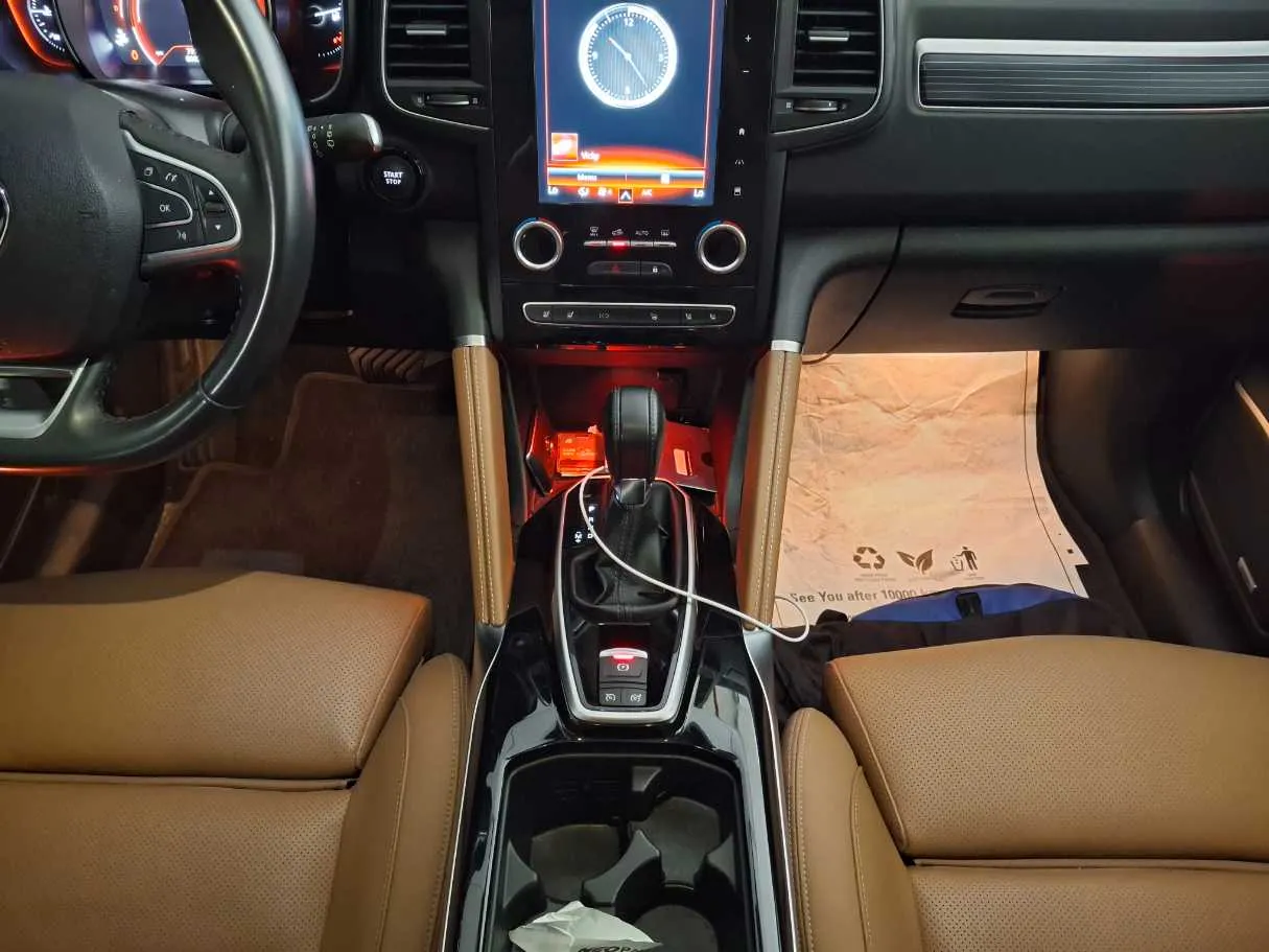 Car image 15