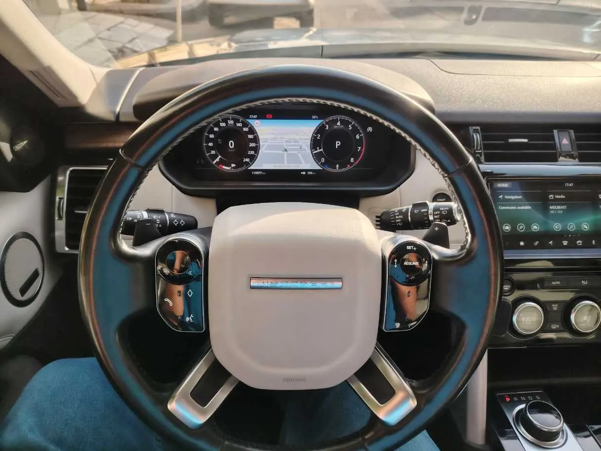 Car image 26