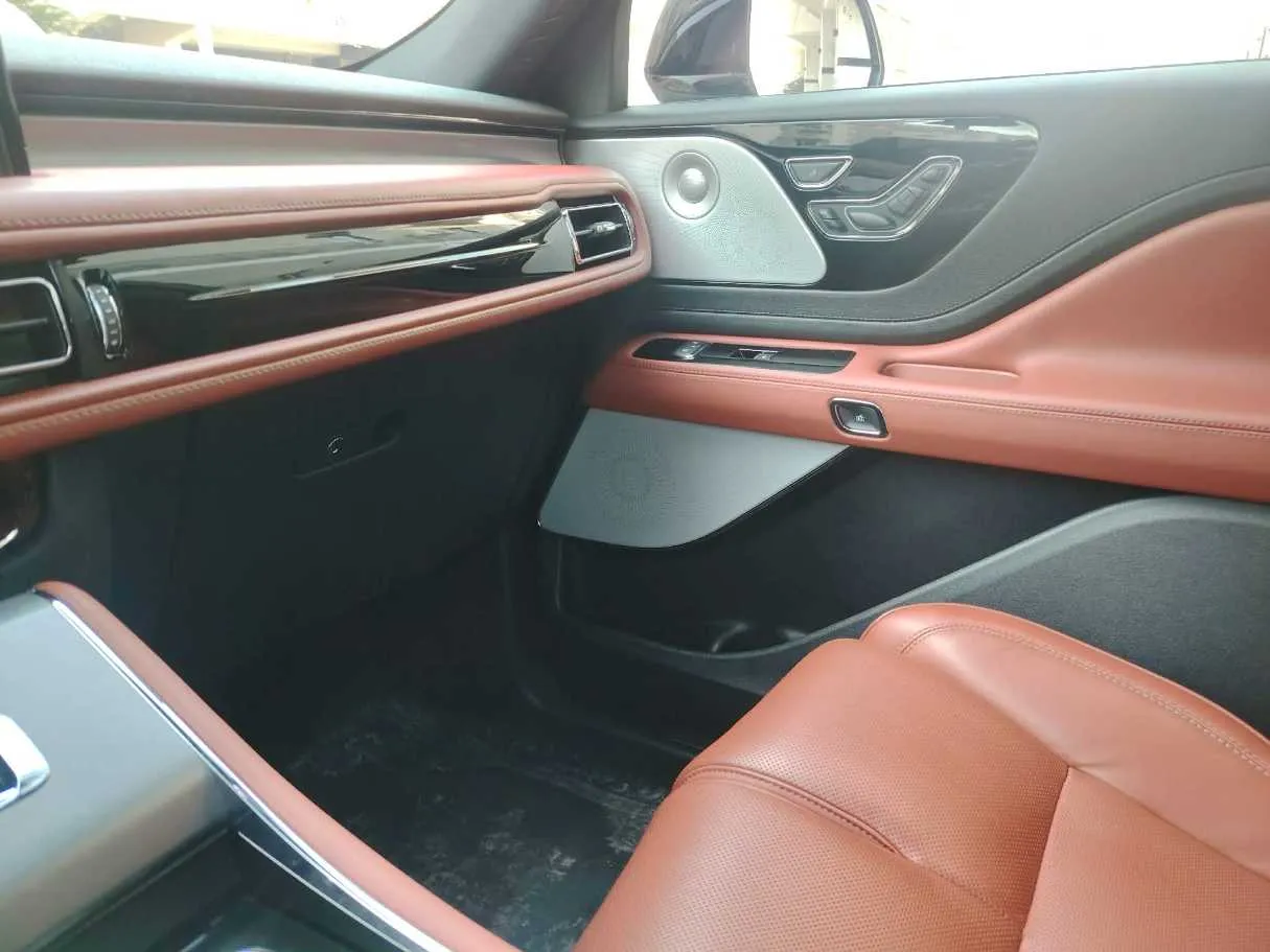 Car image 48